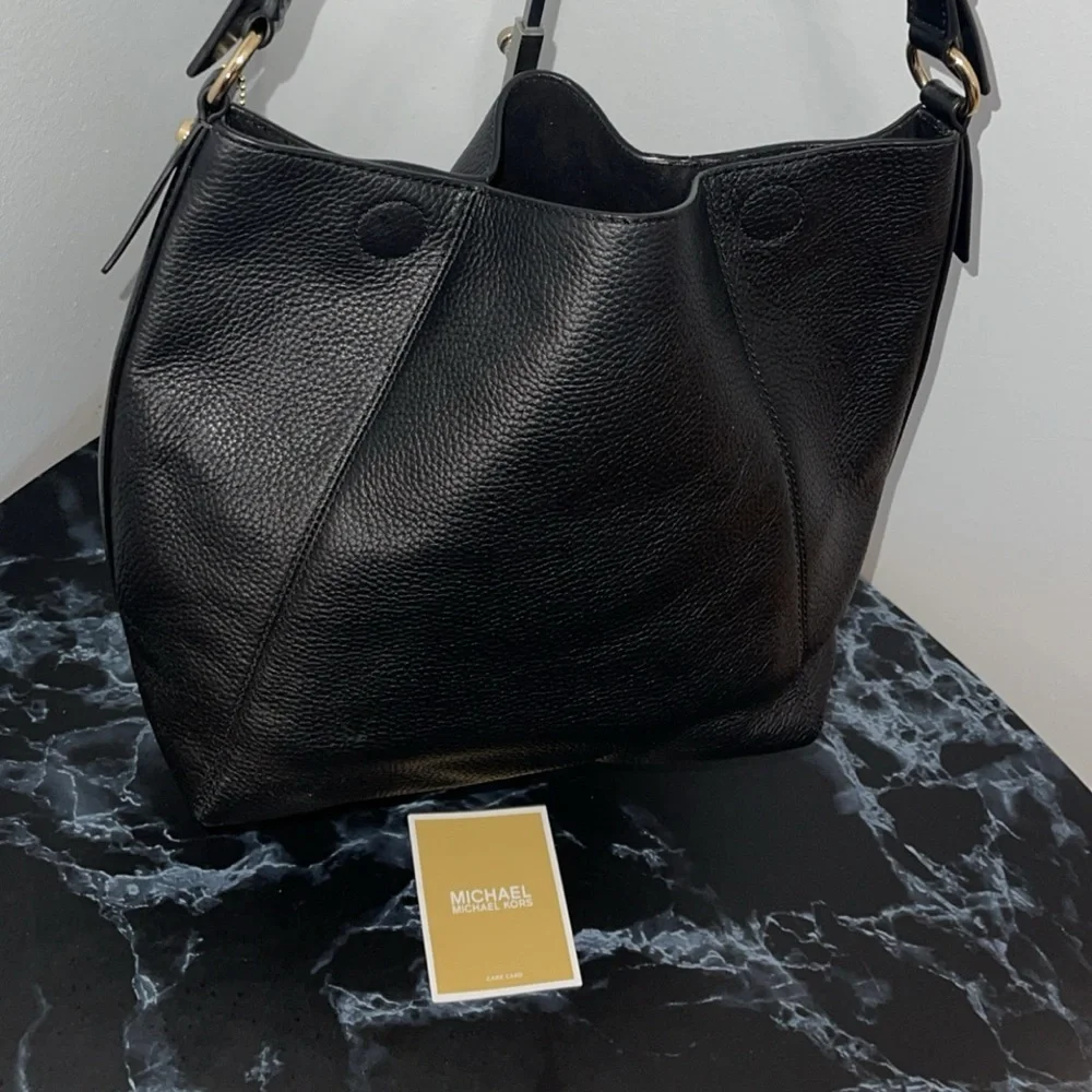 Women’s Handbag MICHAEL KORS Lucy Medium Hobo Shoulder Bag Black AUTHENTIC NEW